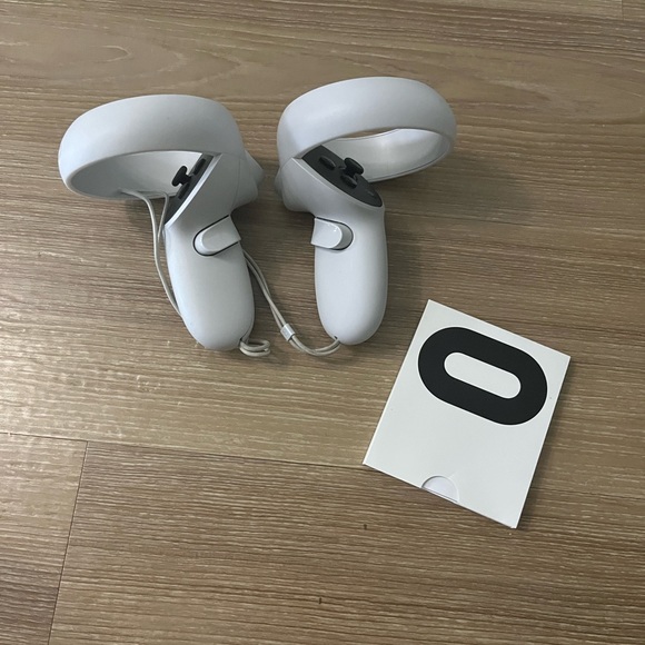 Oculus Quest 2 - Picture 3 of 3